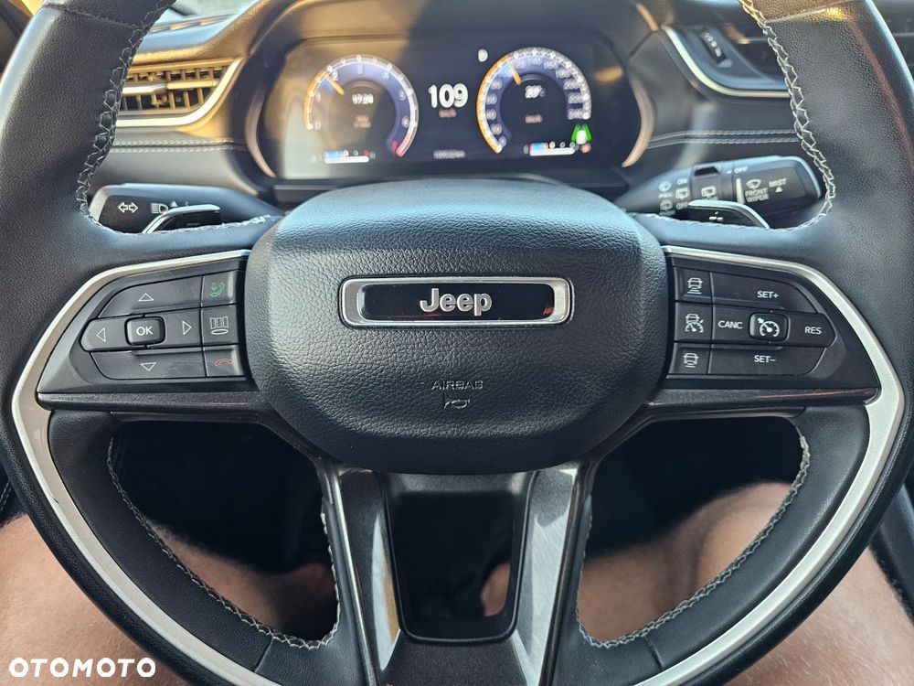 Jeep Grand Cherokee - 14