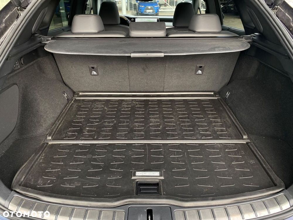 Lexus RX 450h+ Omotenashi - 40