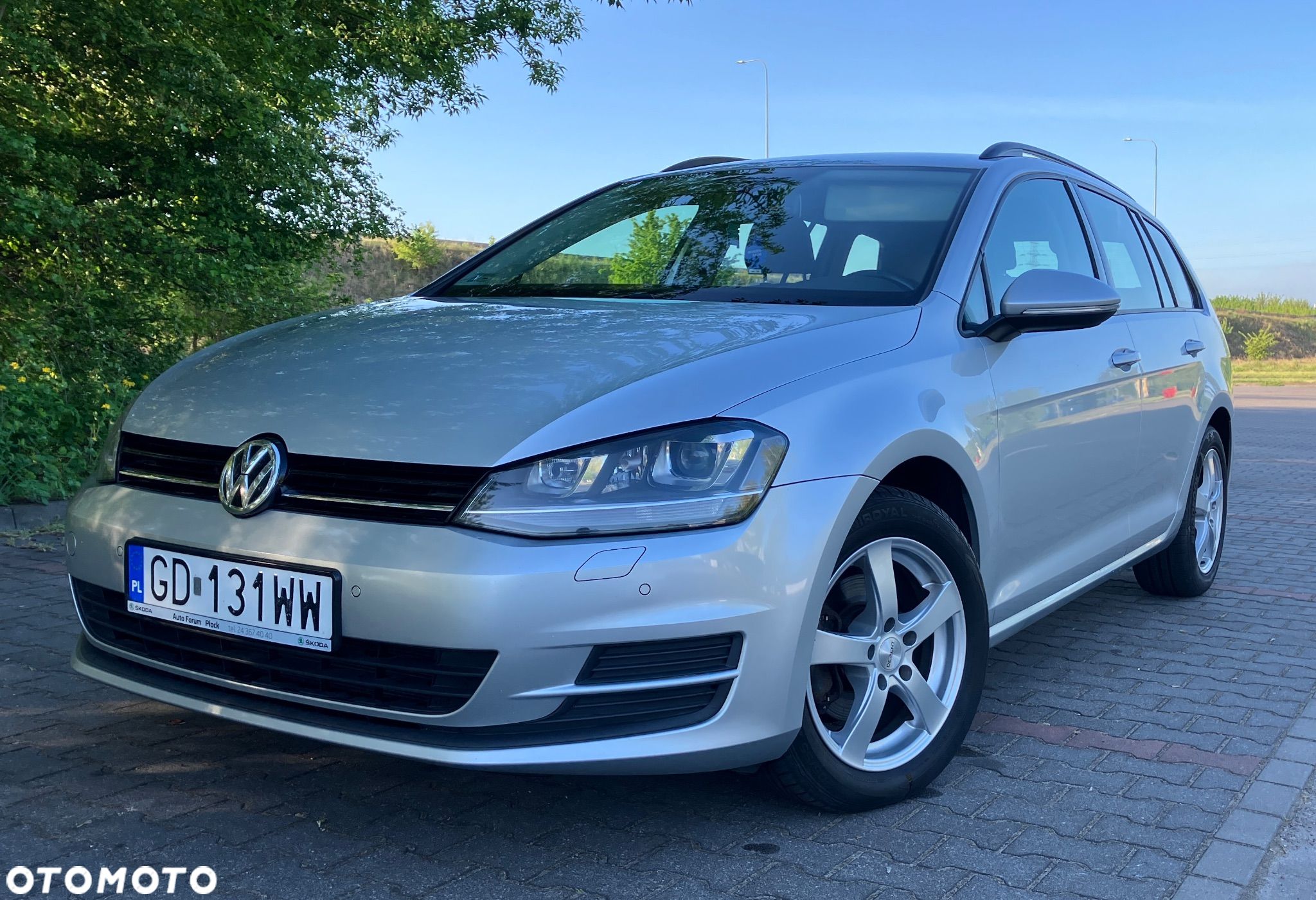 Volkswagen Golf - 1