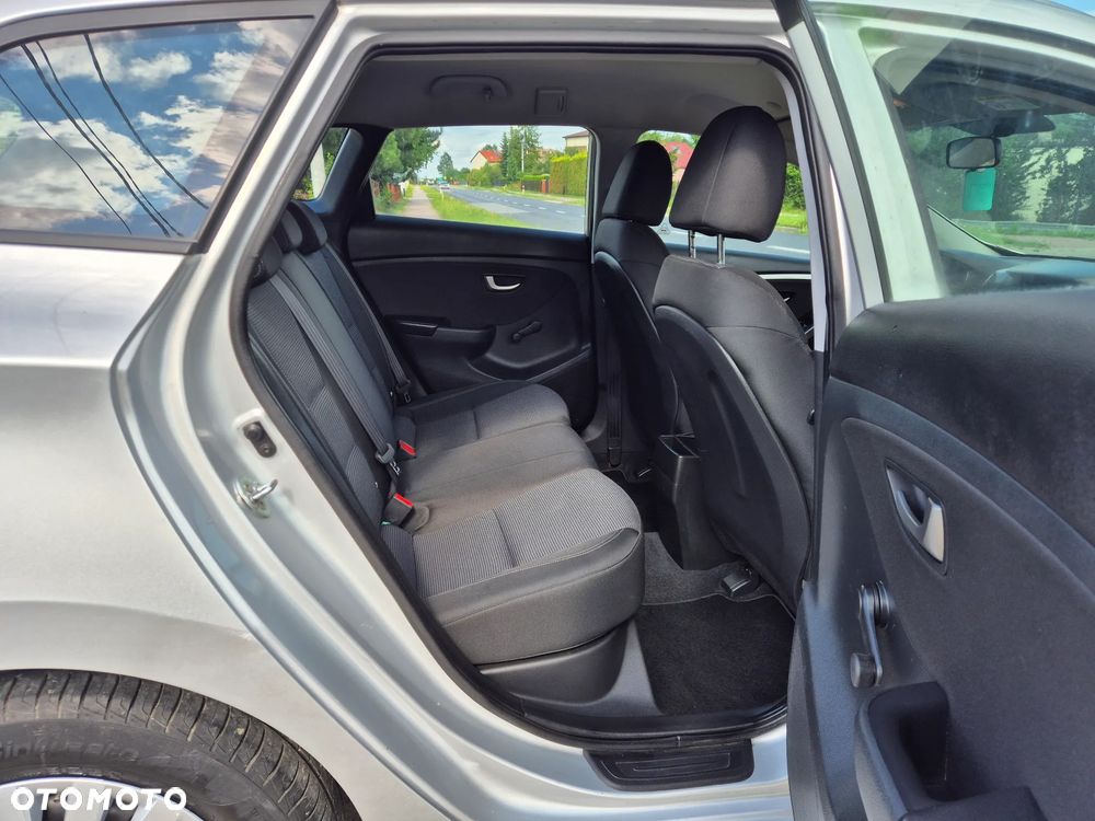 Hyundai i30 1.6 CRDi BlueDrive Comfort - 11