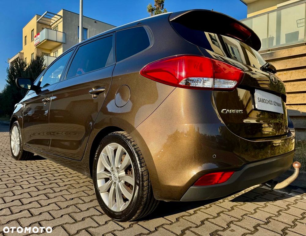 Kia Carens 1.6 GDI Dream-Team Edition - 4