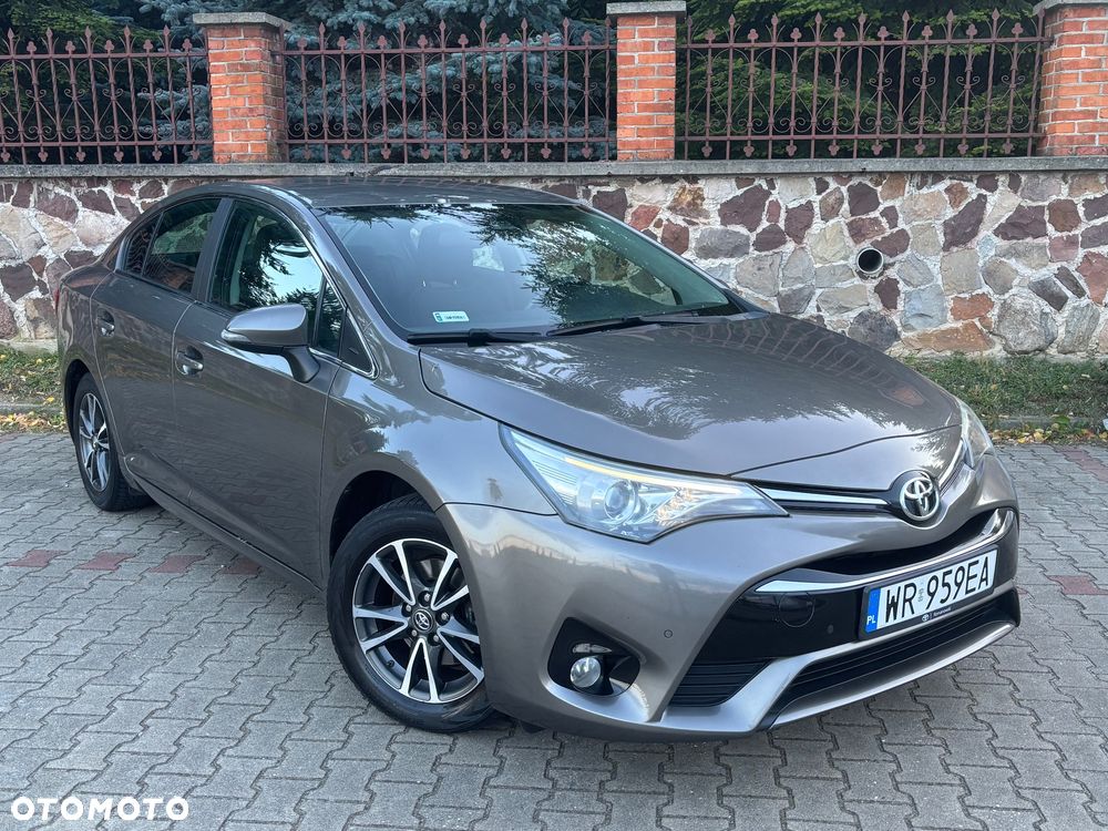 Toyota Avensis 1.8 Premium - 1