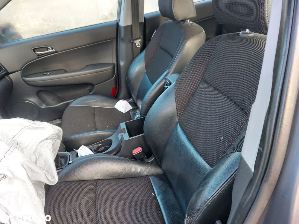 Drzwi HYUNDAI i30 1,6D 11R. lampy,fotele.... - 10