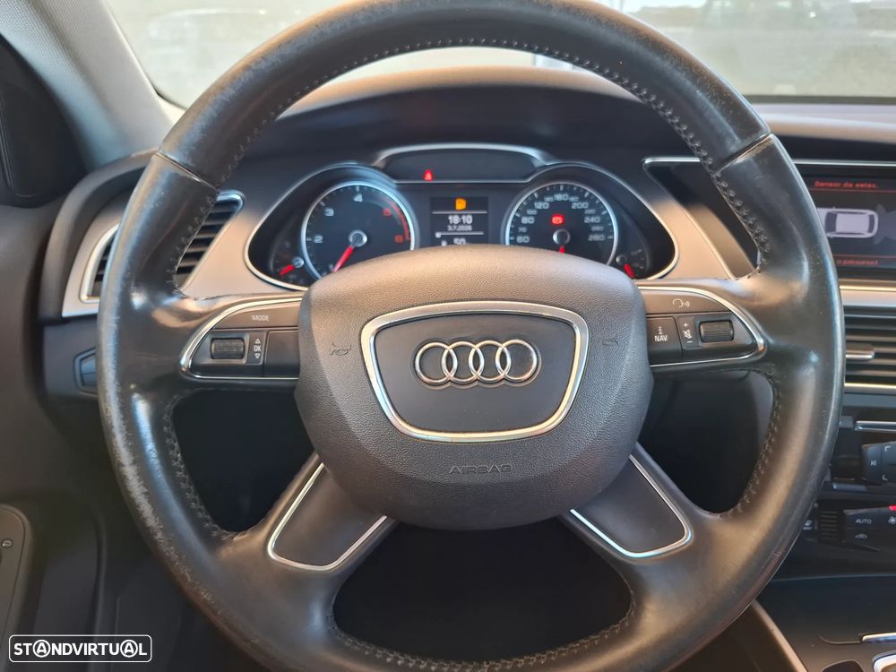 Audi A4 Avant 2.0 TDI Business Line - 24