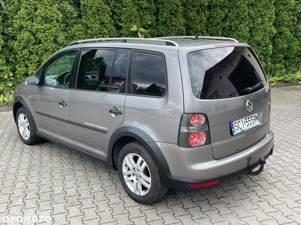 Volkswagen Touran 1.4 TSI Cross - 9