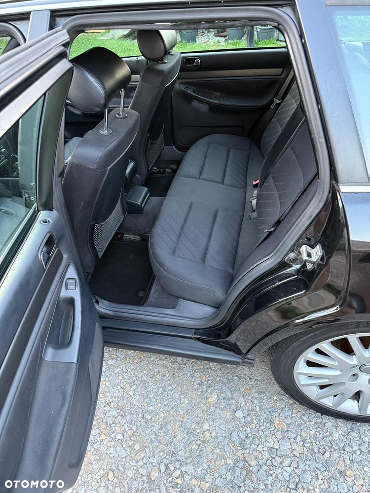 Audi A4 Avant 2.6 - 12