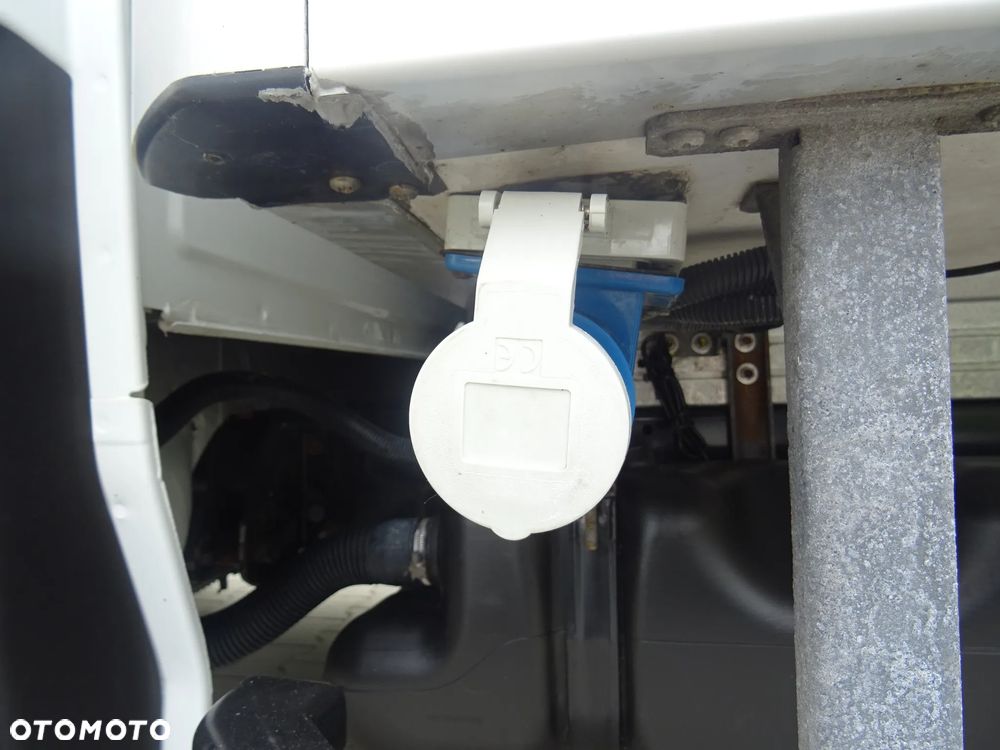 Iveco 35c18 Chłodnia + Winda 3,0 180KM Hi-Matic Klima Thermo King V500MAX Klima Piękny Stan - 14