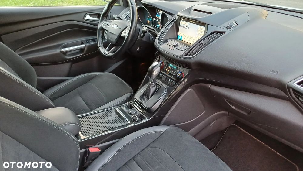 Ford Kuga 1.5 TDCi 2x4 ST-Line - 12