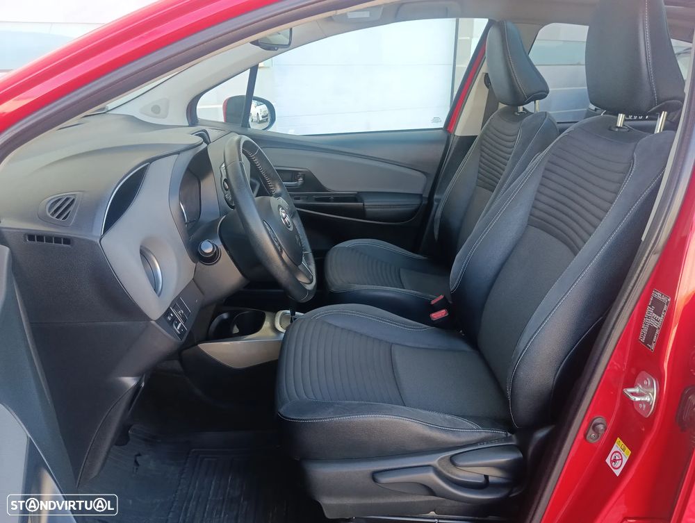 Toyota Yaris 1.5 HSD Comfort +P.Style+P.Techno - 4