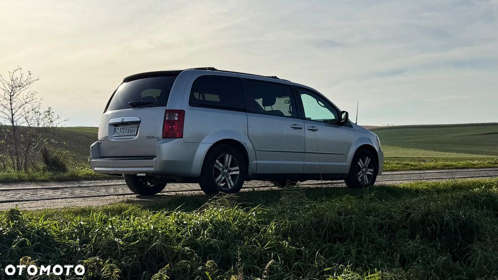 Dodge Grand Caravan 3.3 SE - 4