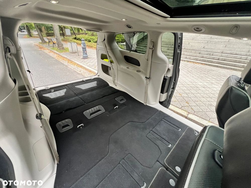 Chrysler Pacifica - 17