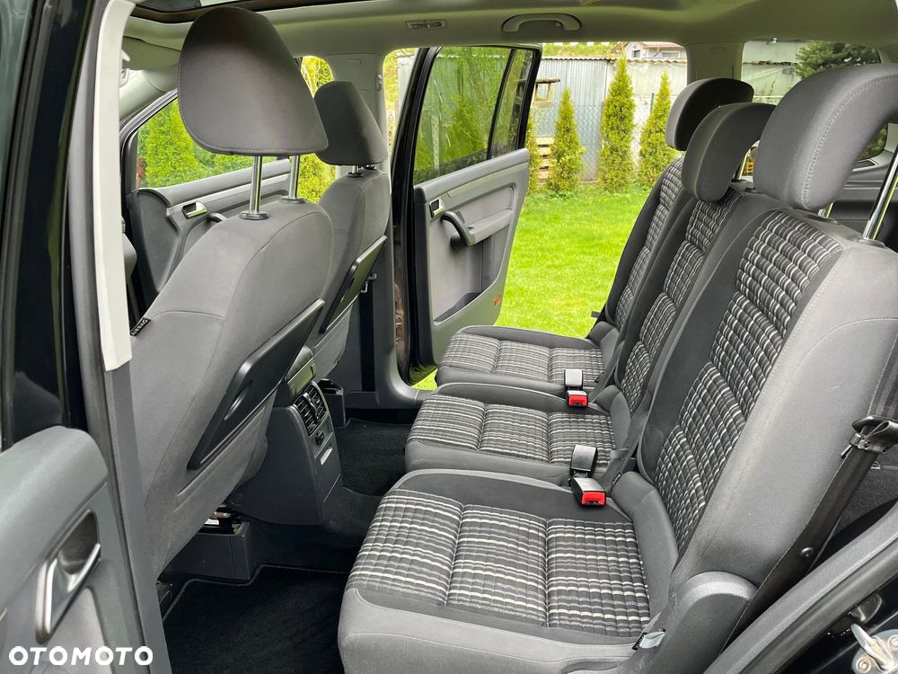 Volkswagen Touran 2.0 TDI DPF Comfortline - 11