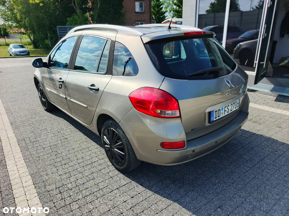 Renault Clio 1.2 16V 75 Night and Day - 3