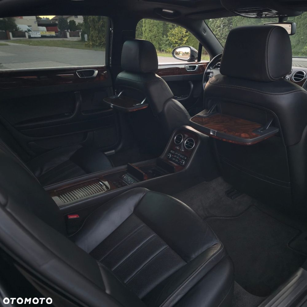 Bentley Flying Spur - 32