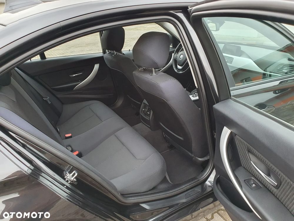 BMW Seria 3 318d DPF - 10