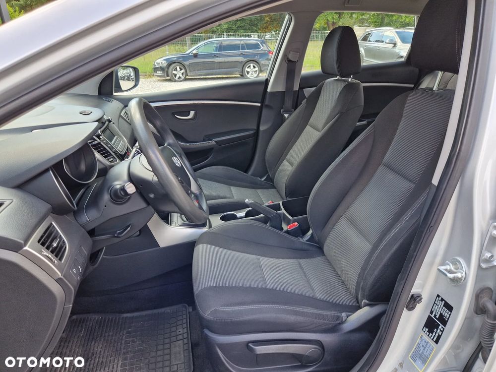 Hyundai i30 1.4 CRDi Comfort - 11
