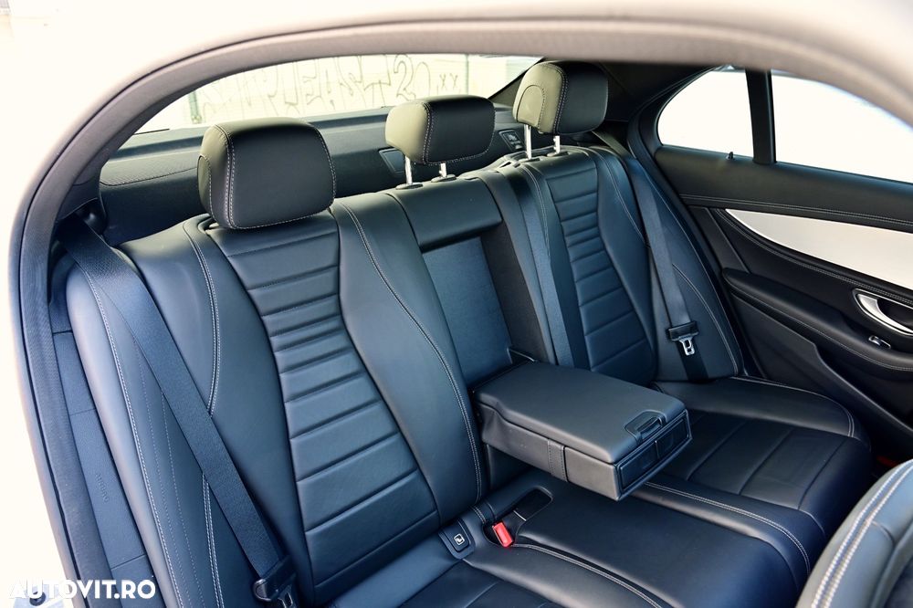 Mercedes-Benz E 300 4MATIC 9G-TRONIC AMG Line - 36