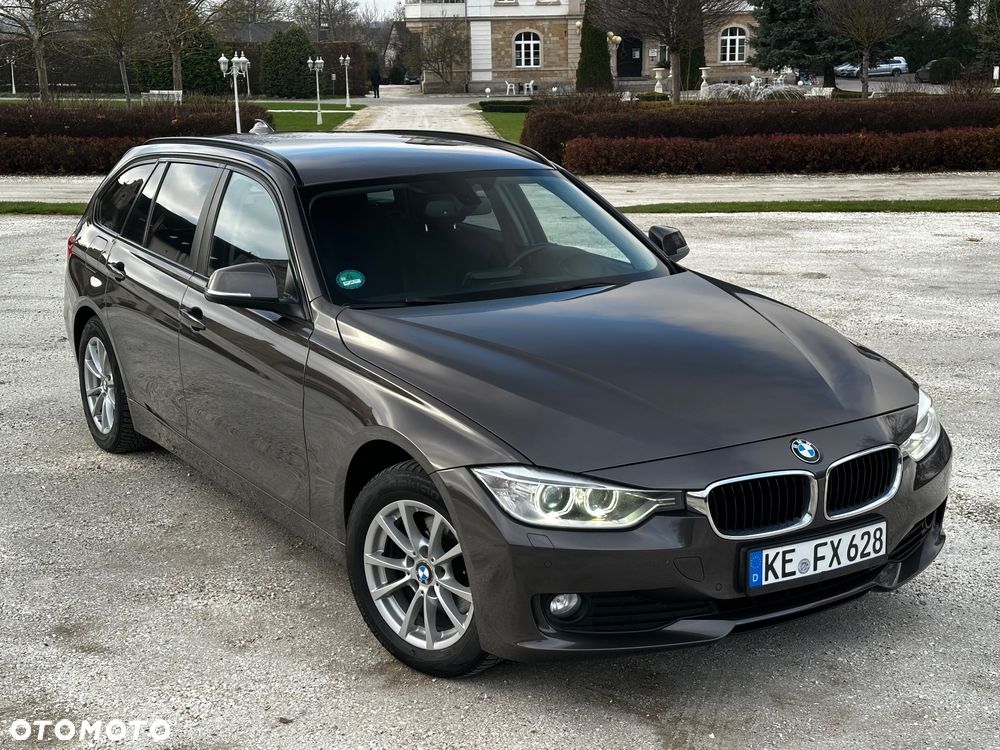 BMW Seria 3 320d - 23