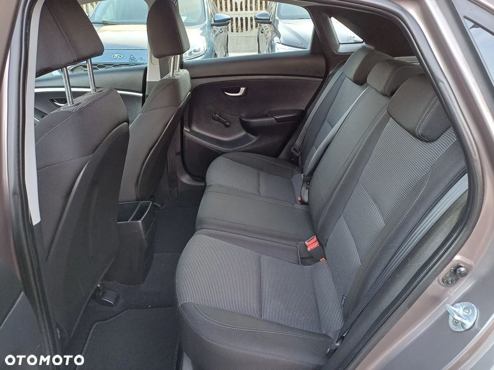 Hyundai i30 1.4 Classic + - 16