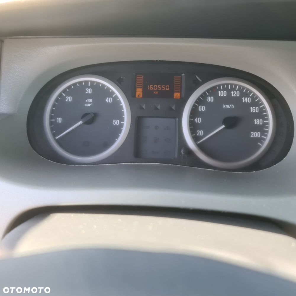 Opel VIVARO 6-OSOBOWY - 13