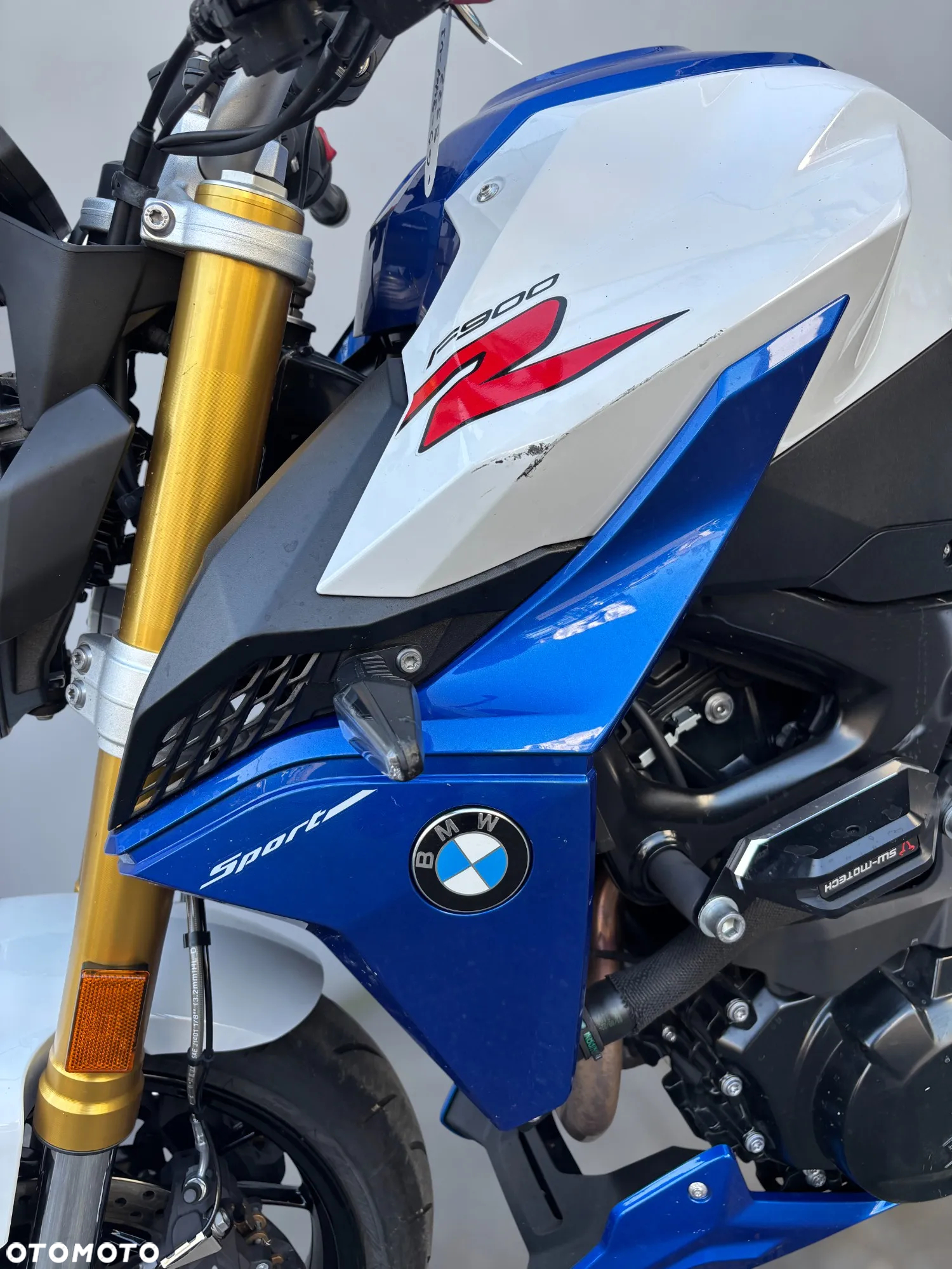 BMW F - 24
