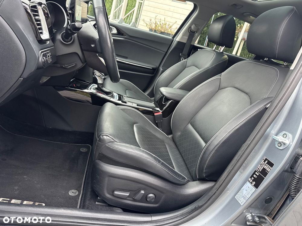 Kia Ceed 1.4 T-GDI DCT OPF Platinum Edition - 9