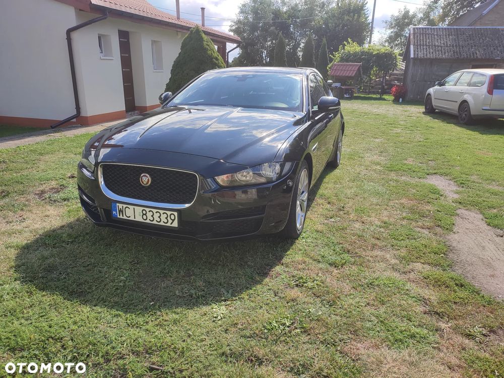 Jaguar XE 2.0 T Prestige - 5