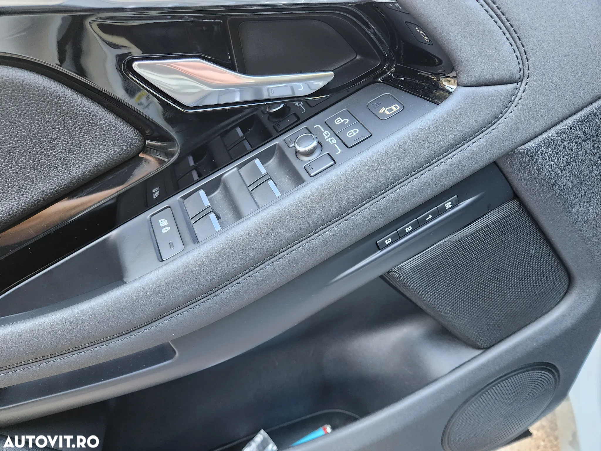 Land Rover Range Rover Evoque 2.0 D180 R-Dynamic SE - 28