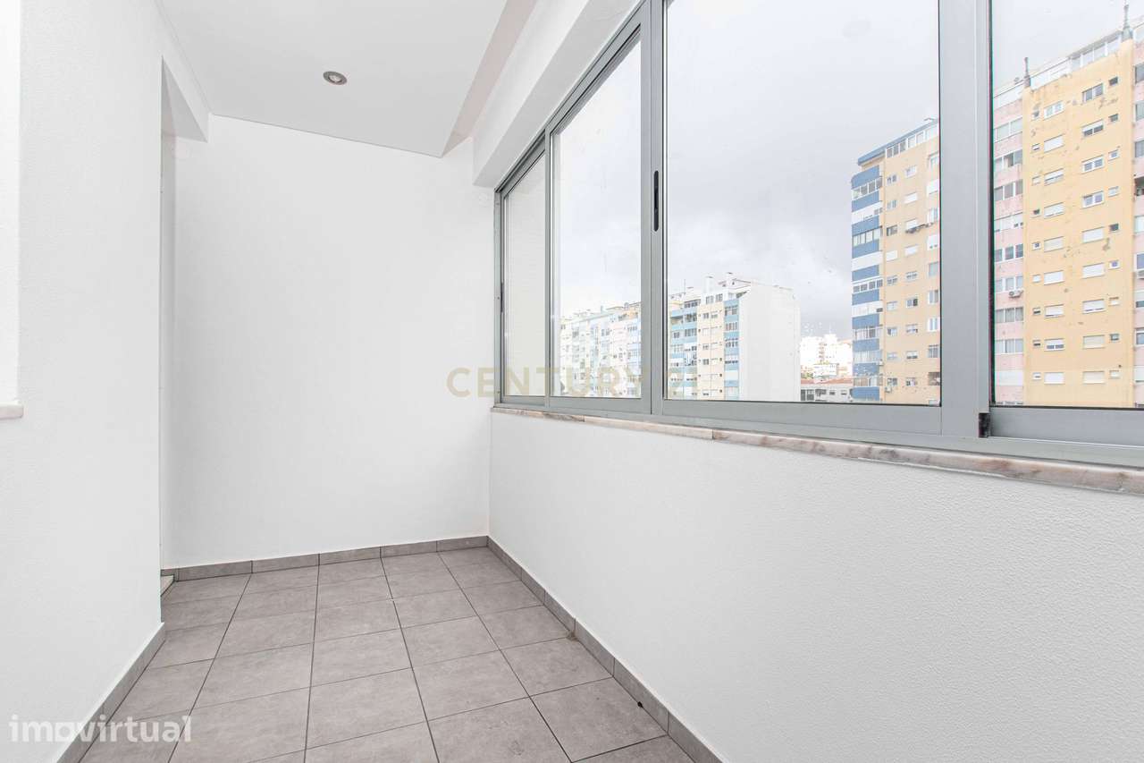 T3 Totalmente Remodelado com Vista Rio | Cacilhas, Almada - Grande imagem: 3/39