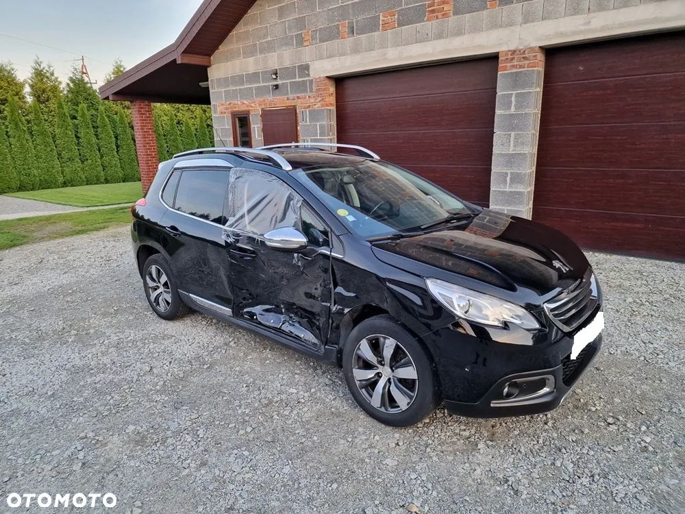 Peugeot 2008 1.6 e-HDi Allure S&S - 9