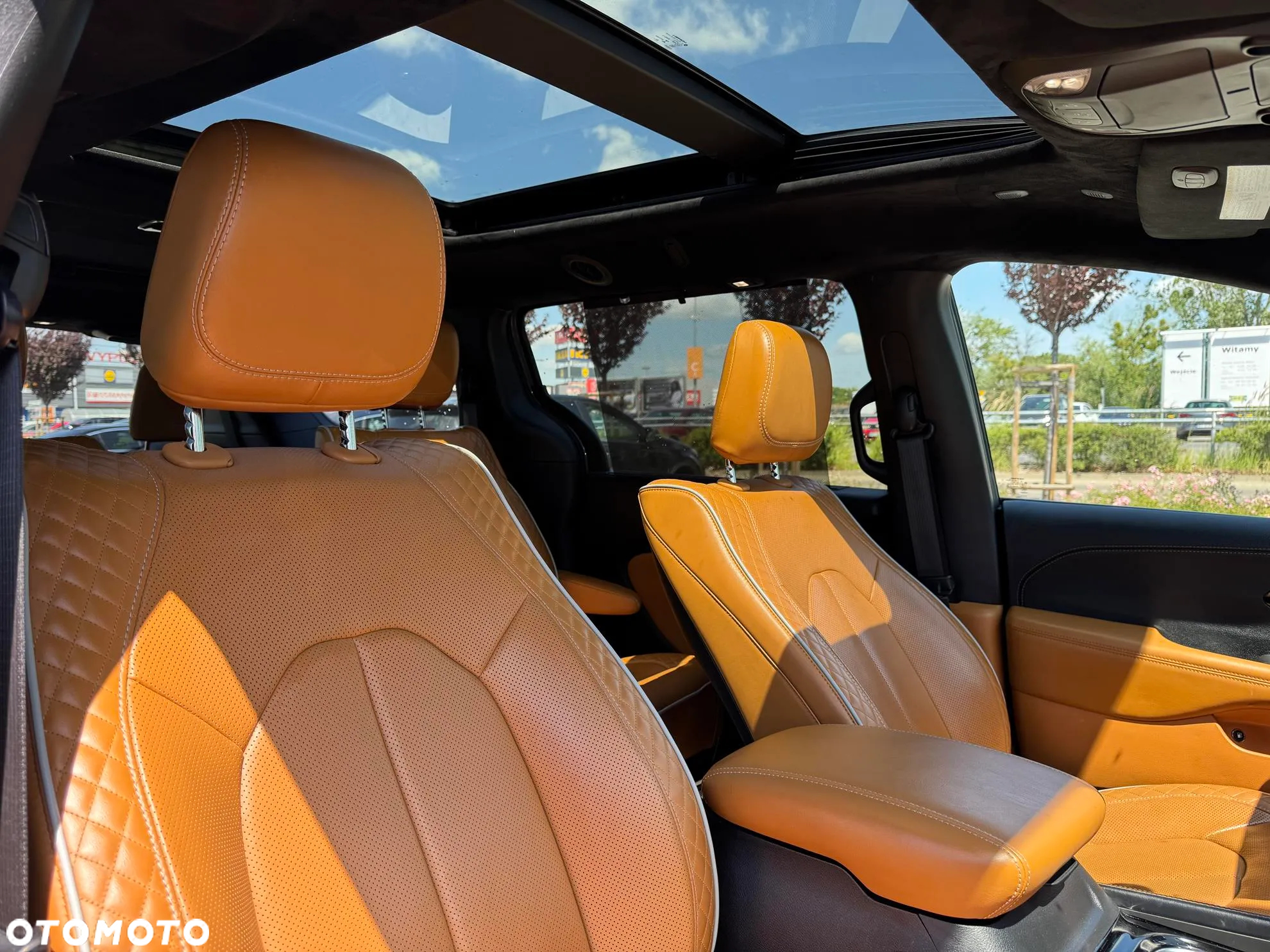 Chrysler Pacifica - 12
