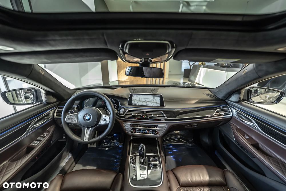BMW Seria 7 745Le xDrive - 39