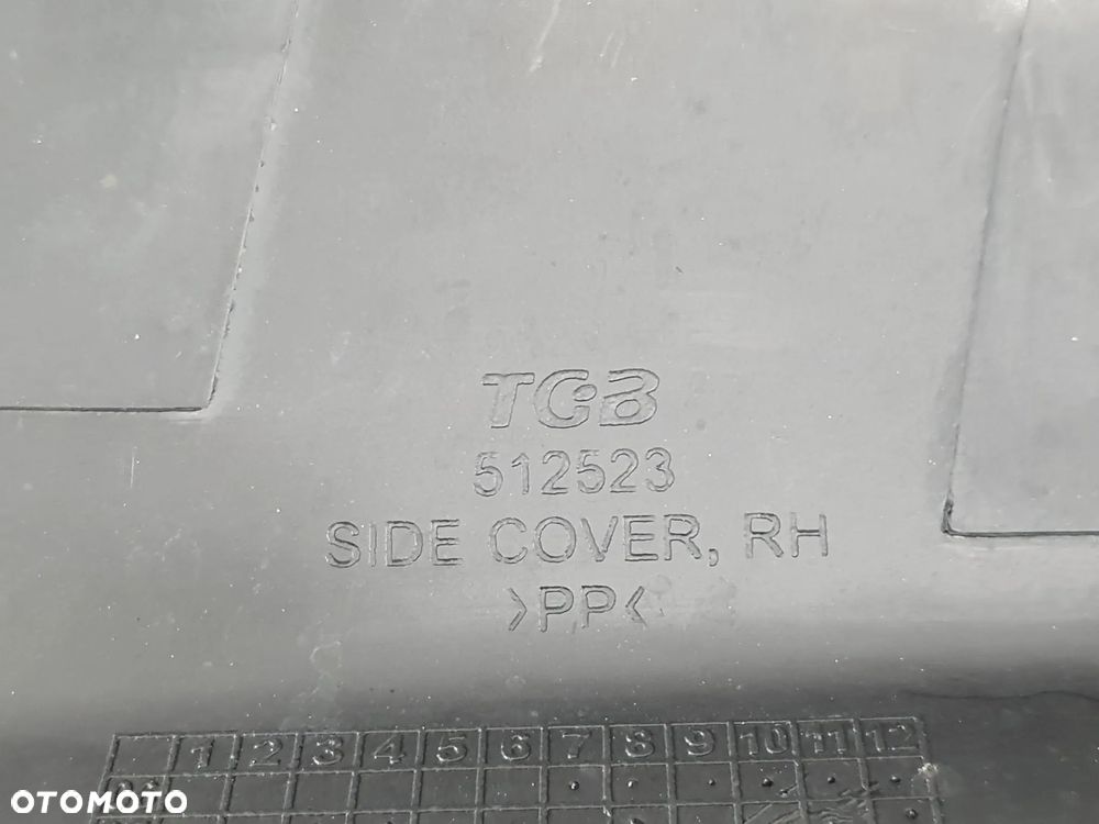 BOCZEK PRAWY OSLONA TGB BLADE 250 - 10