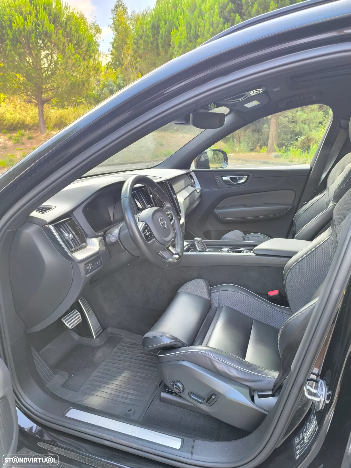 Volvo XC 60 2.0 T8 PHEV R-Design Expression AWD - 15