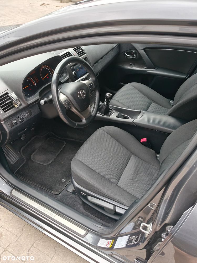 Toyota Avensis 1.8 Sol plus - 13