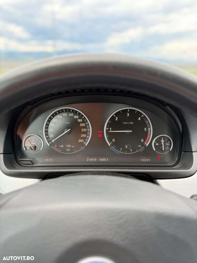 BMW Seria 5 520d - 12