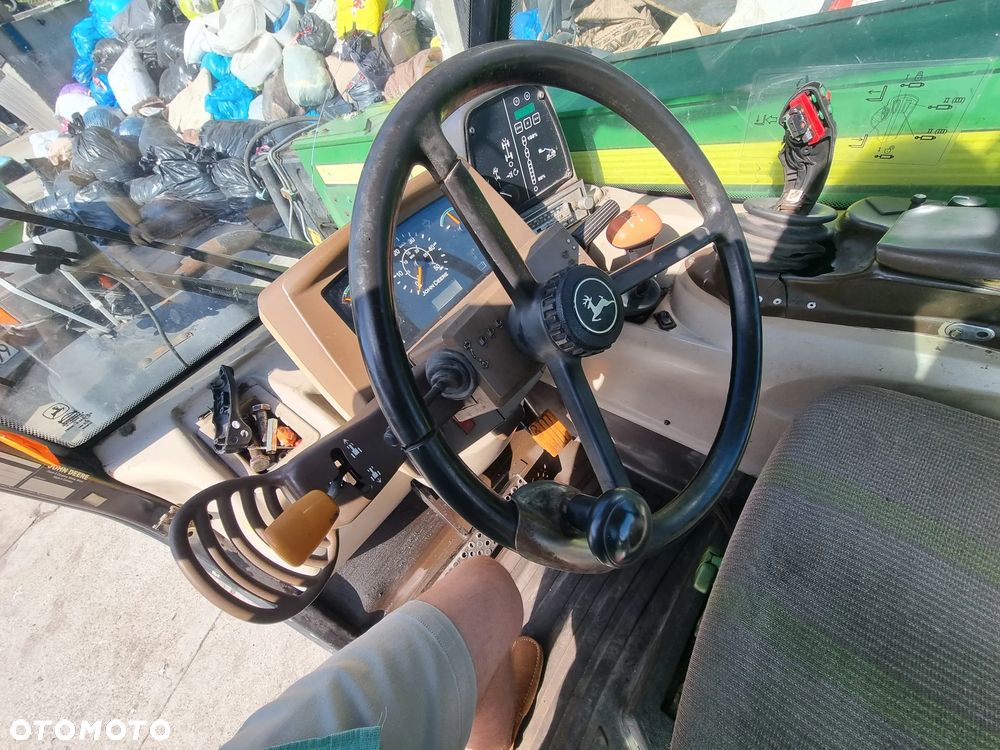 John Deere 3215 - 6