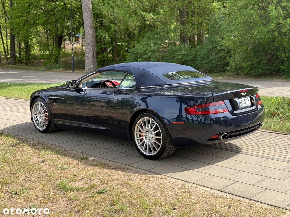 Aston Martin DB9 - 15