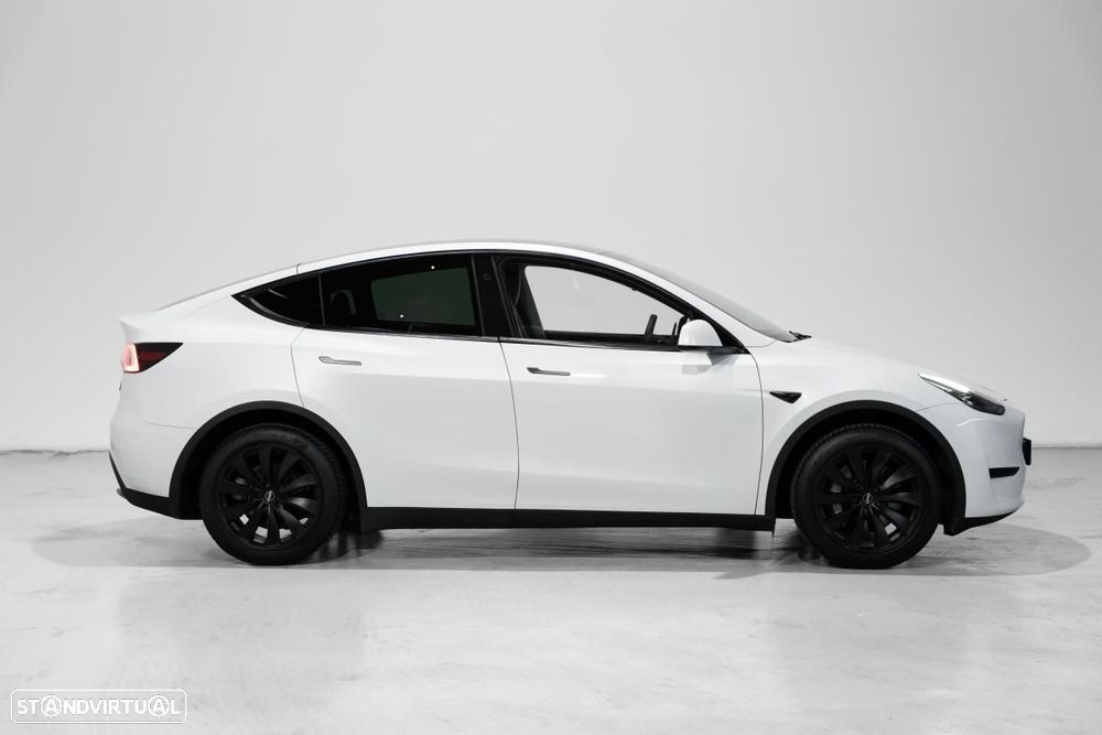 Tesla Model Y RWD - 3