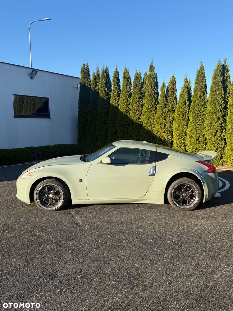 Nissan 370 Z - 1