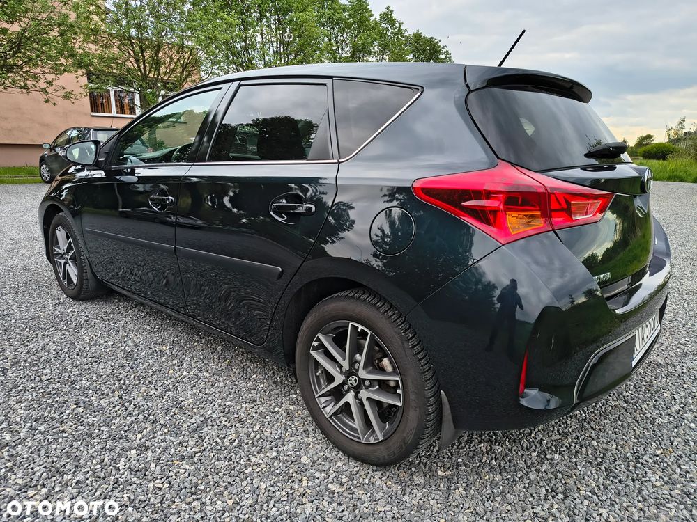 Toyota Auris 1.6 Premium - 5