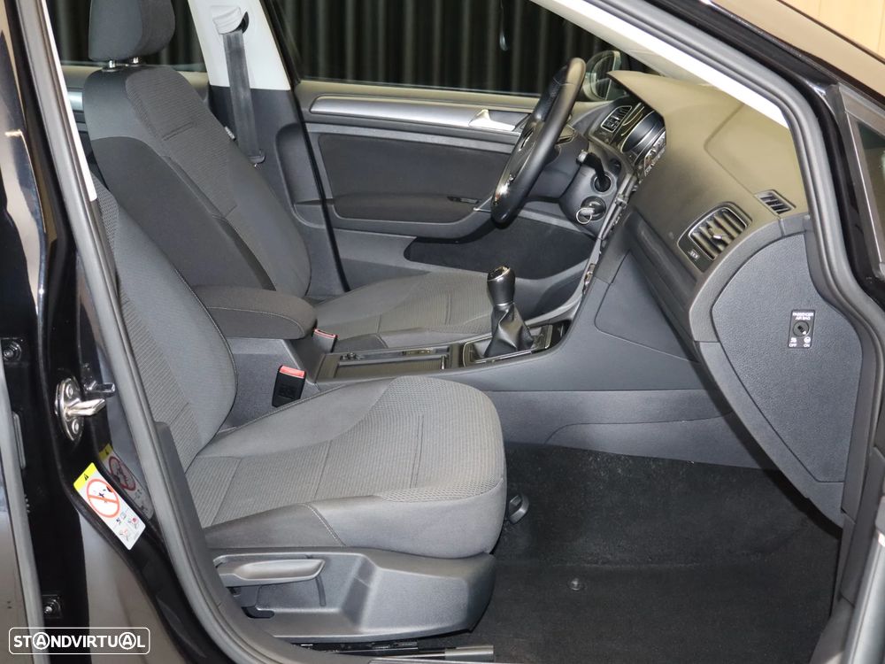 VW Golf 1.6 TDI Confortline - 16