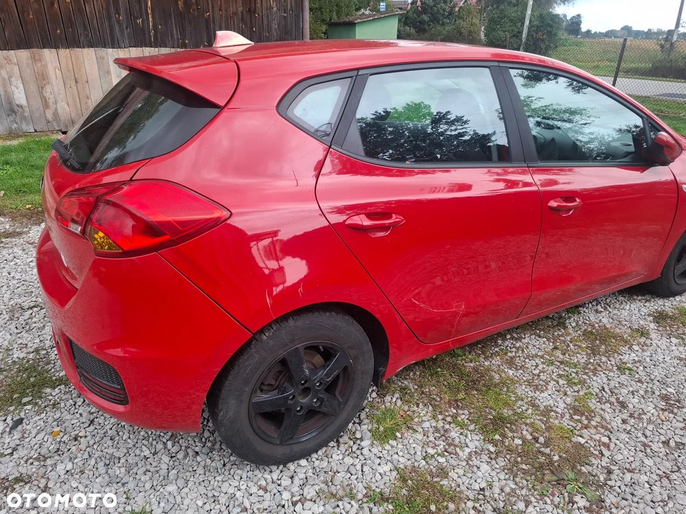 Kia Ceed - 4