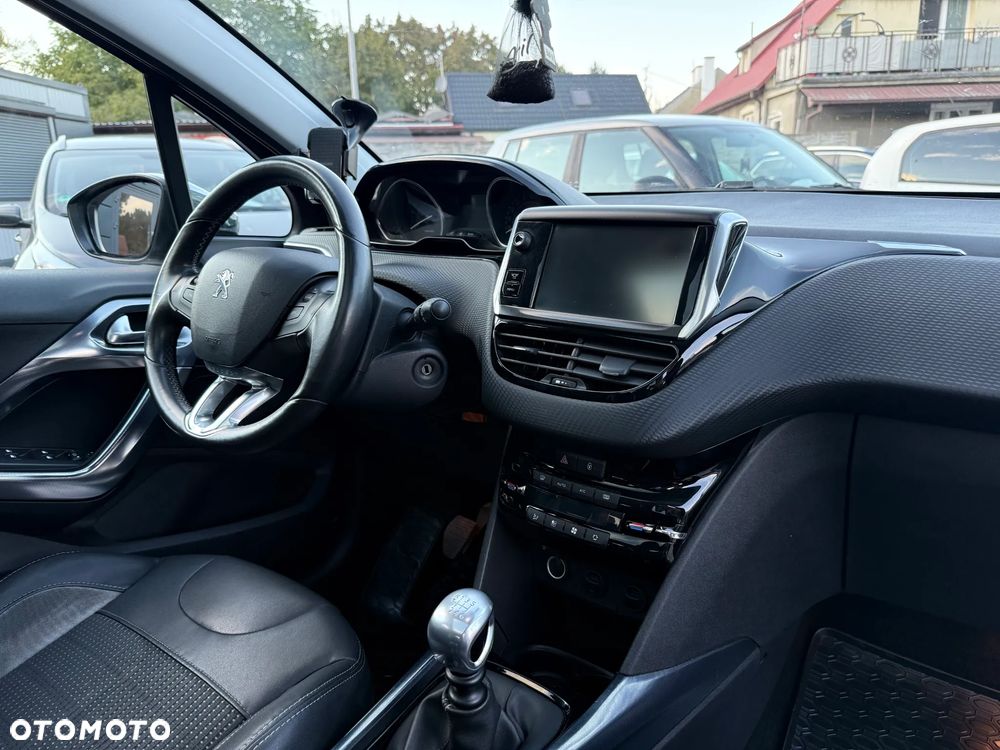 Peugeot 2008 1.6 e-HDi Allure S&S - 17