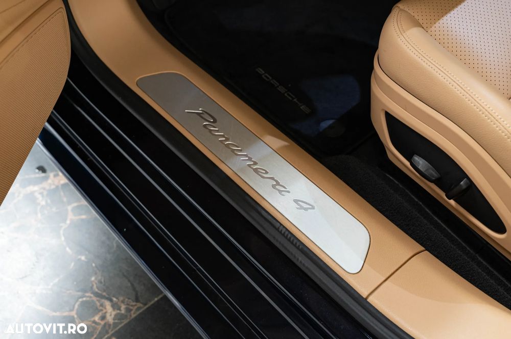 Porsche Panamera 4 E-Hybrid - 11