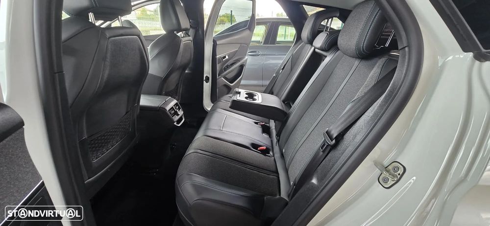 Peugeot 3008 1.6 Hybrid Allure Pack e-EAT8 - 24