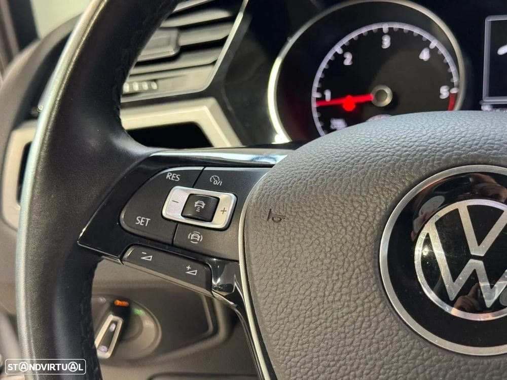 VW Touran 2.0 TDI Confortline - 10