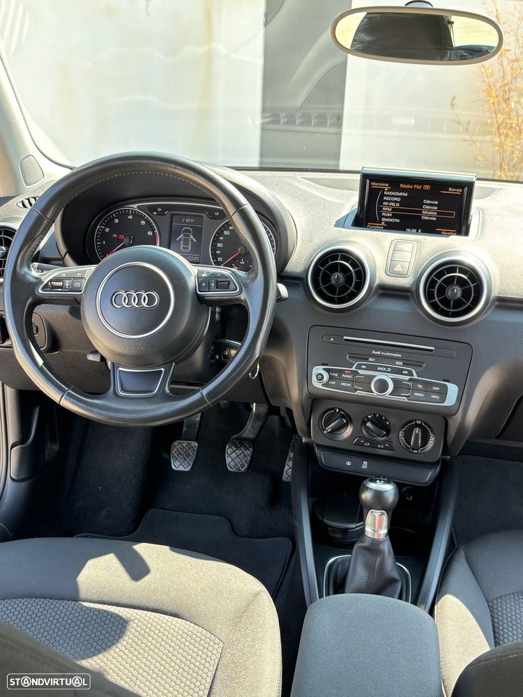 Audi A1 1.0 TFSI Design - 10
