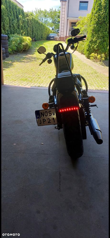 Harley-Davidson Sportster Iron 883 - 9