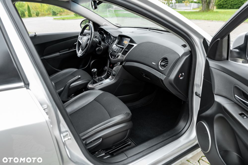 Chevrolet Cruze 1.4 T LT - 27